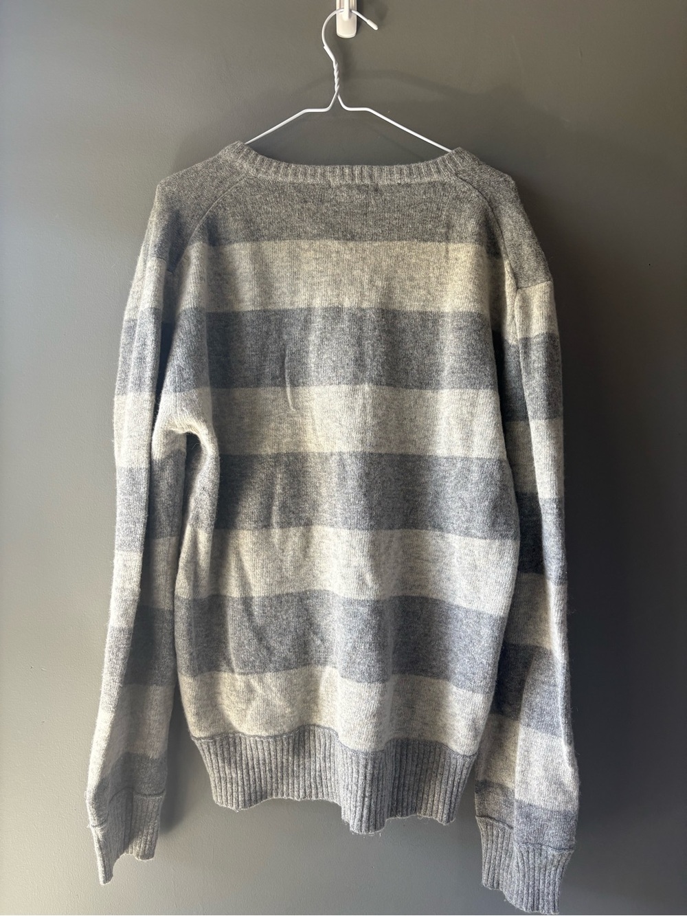 NET Men Gray Striped V-Neck Knit Sweater XL, Lambs Wool Blend - Picture 4 of 6